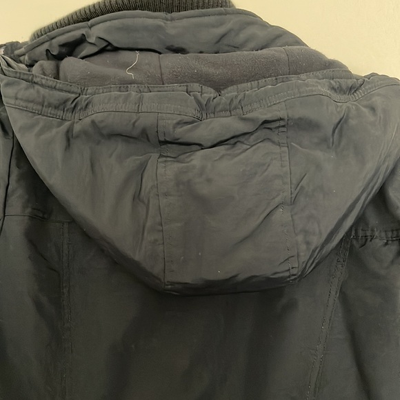 ABERCROBIE. Size L. Color navey. Inside green - Picture 10 of 13